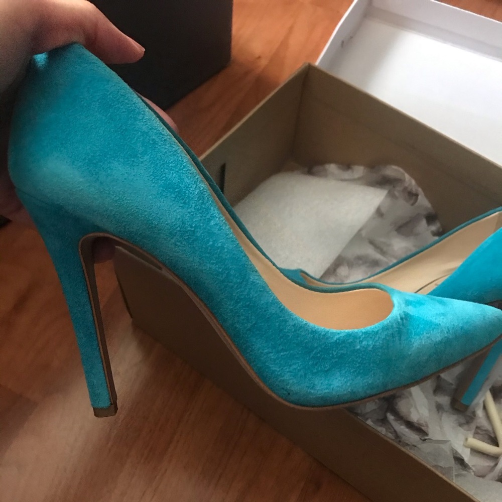 Jessica Simpson stiletto pumps